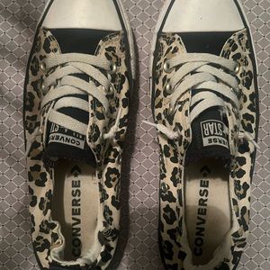 Leopard converse